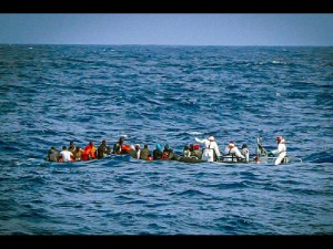 1430716425-0-migranti-a-trapani-382-naufraghi-salvati-nel-canale-di-sicilia