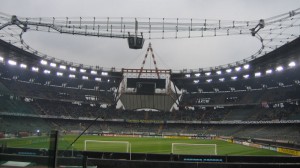 Stadio Delle Alpi, costruito nel 1989, demolito nel 2008, costato 226 miliardi di lire