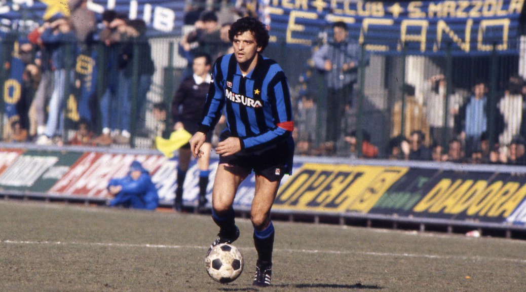 RETROSPETTIVA ALESSANDRO ALTOBELLI CALCIATORE
NELLA FOTO ALESSANDRO ALTOBELLI CON LA MAGLIA DELL'INTER
AG ALDO LIVERANI SAS